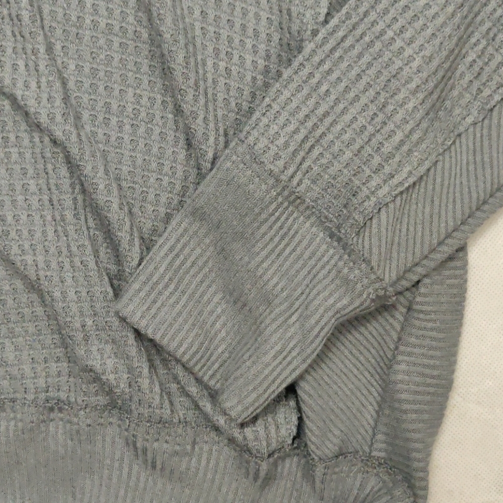 NWT Free People Top Large Gray Santa Clara Thermal - Picture 7 of 7